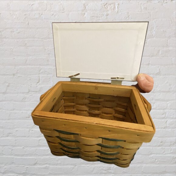 NEW CHRISTMAS BASKETS -- Nested Baskets, Snowmen, Wicker, Pressboard Lid, Set-2 - Picture 11 of 16